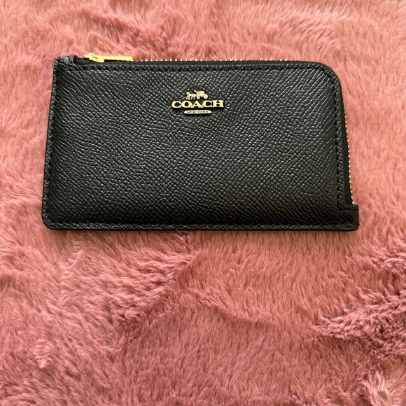 Coach Accessories - Coach Zip Card Case